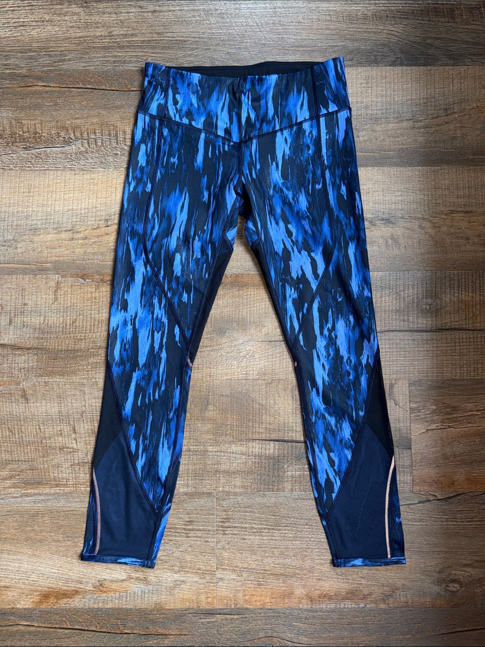 Patterned Lululemon Peekaboo Leggings